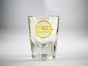 【販売終了】【FBCインターナショナル】黄色ロゴ入り 2oz ショットグラス 1個