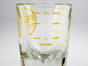 【販売終了】【FBCインターナショナル】黄色ロゴ入り 2oz ショットグラス 1個