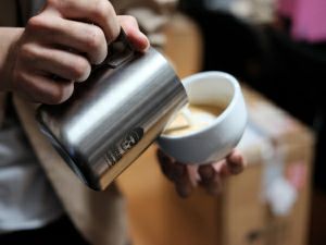 【ハリオ】澤田洋史 x HARIO 国産ステンレス製ピッチャー 20oz.