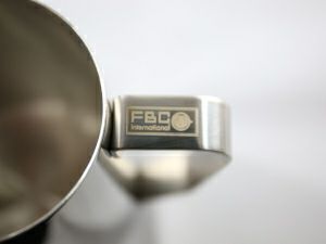 FBC ハンドルトップ ロゴ ラテアートピッチャー 12oz.