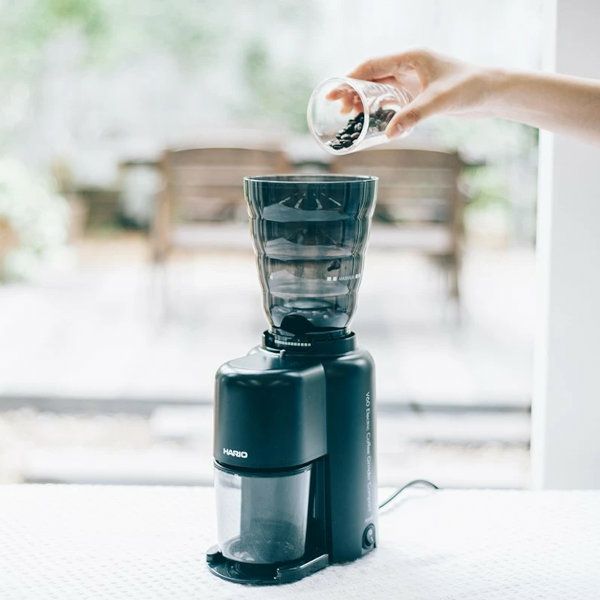 【販売終了】【HARIO】 V60 電動コーヒーグラインダーコンパクト　ブラック EVC-8B