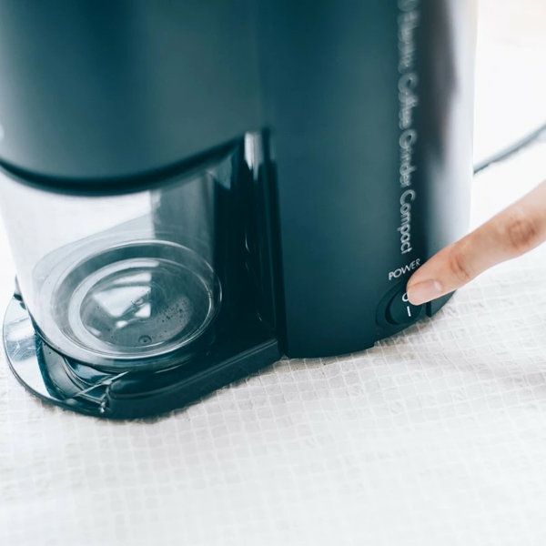 【販売終了】【HARIO】 V60 電動コーヒーグラインダーコンパクト　ブラック EVC-8B