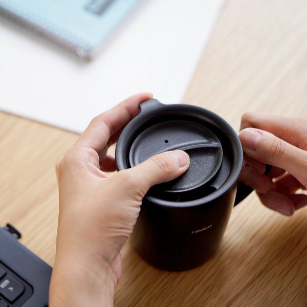 【HARIO】 フタ付き保温マグ300　ブラック SMF-300-B