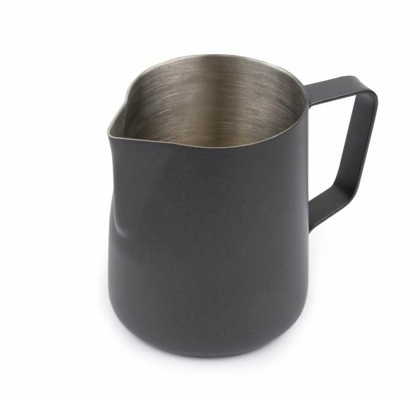 Revolution マットブラック ピッチャー 20oz RV-PB20